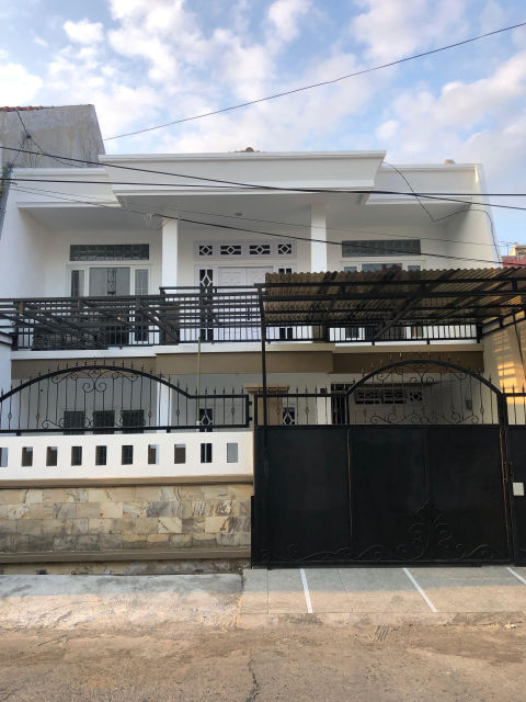 Dijual Rumah Babatan Pantai Barat